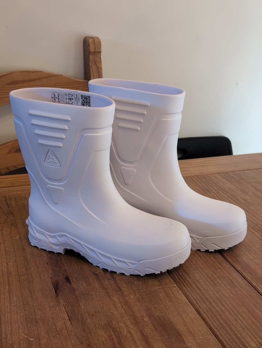 NWOT Unisex Ace Bullfrog Pro II White Slip Resistant Work Boots, Size M-12/W-10